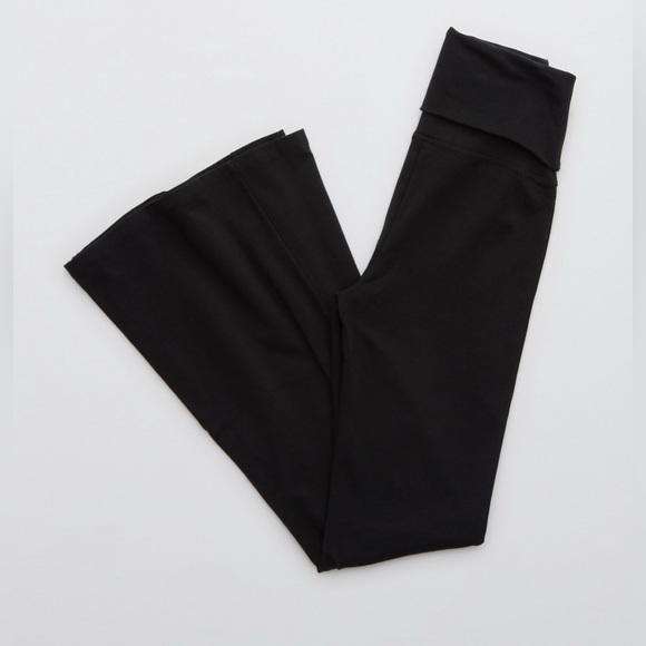 NWT OFFLINE By Aerie OG Black Foldover High Waisted Super Flare Legging (M) - Picture 4 of 10